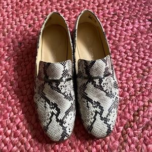 Clarks Cushion Plus leather ~ Grey snake python 🖤🤍